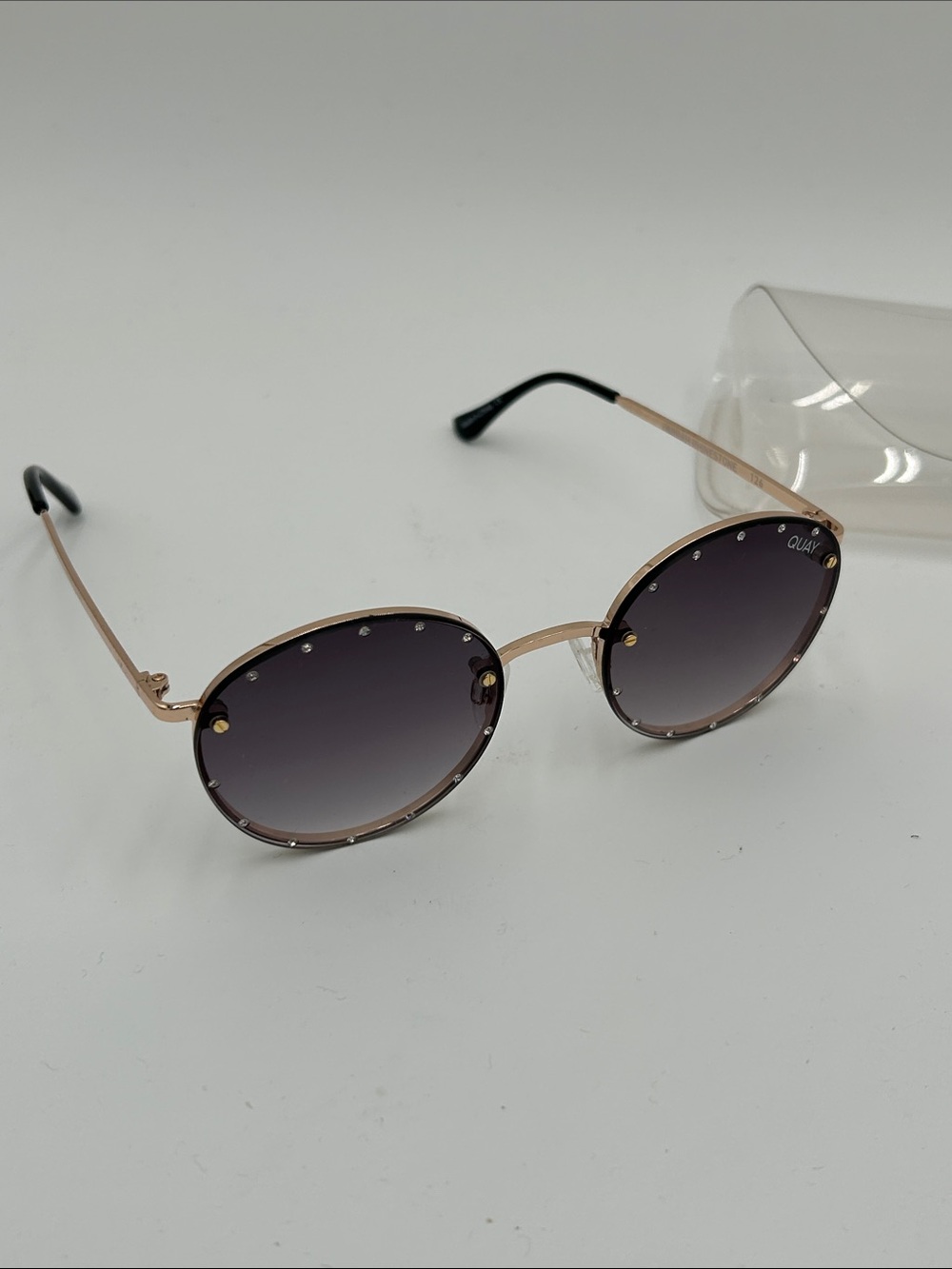 Quay Australia Farrah Rhinestone Metal Round Sunglasses Gradient Black & Case - Picture 2 of 8